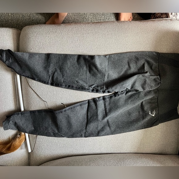 Gymshark black leggings size medium. - Picture 3 of 3